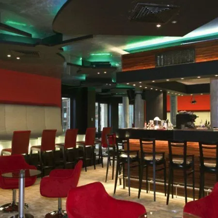 Garden Of Eden Hotel *